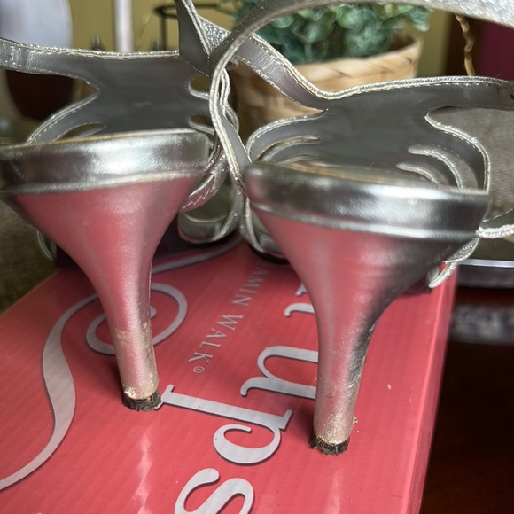 Touch Ups Aphrodite 301M 8M dressy prom wedding fall dance homecoming 2 5/8”heel - Picture 5 of 8